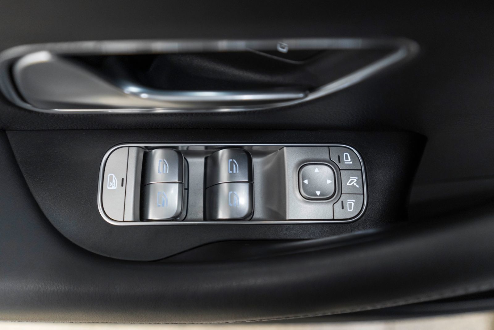 Fahrzeugabbildung Mercedes-Benz GLE 350de 4Matic AMG 3D KAM BURMESTER ACC LUFT