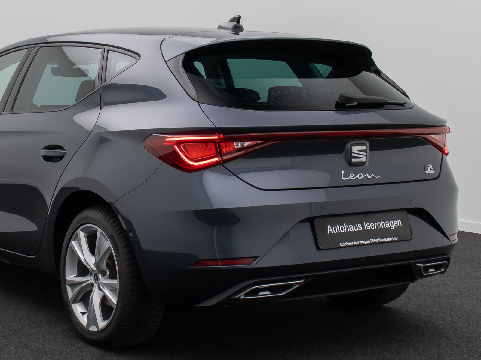 Fahrzeugabbildung SEAT Leon e-HYBRID FR Tempomat DigitDispl ParkAsssit