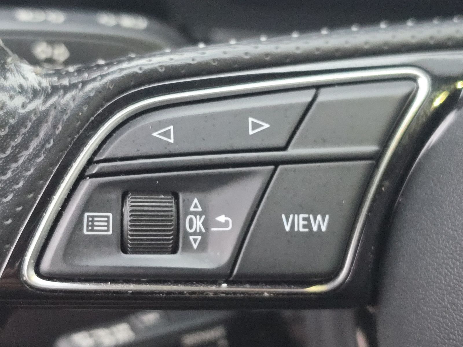 Fahrzeugabbildung Audi A3 Sportback 30 TDI S line LED AHK Kamera