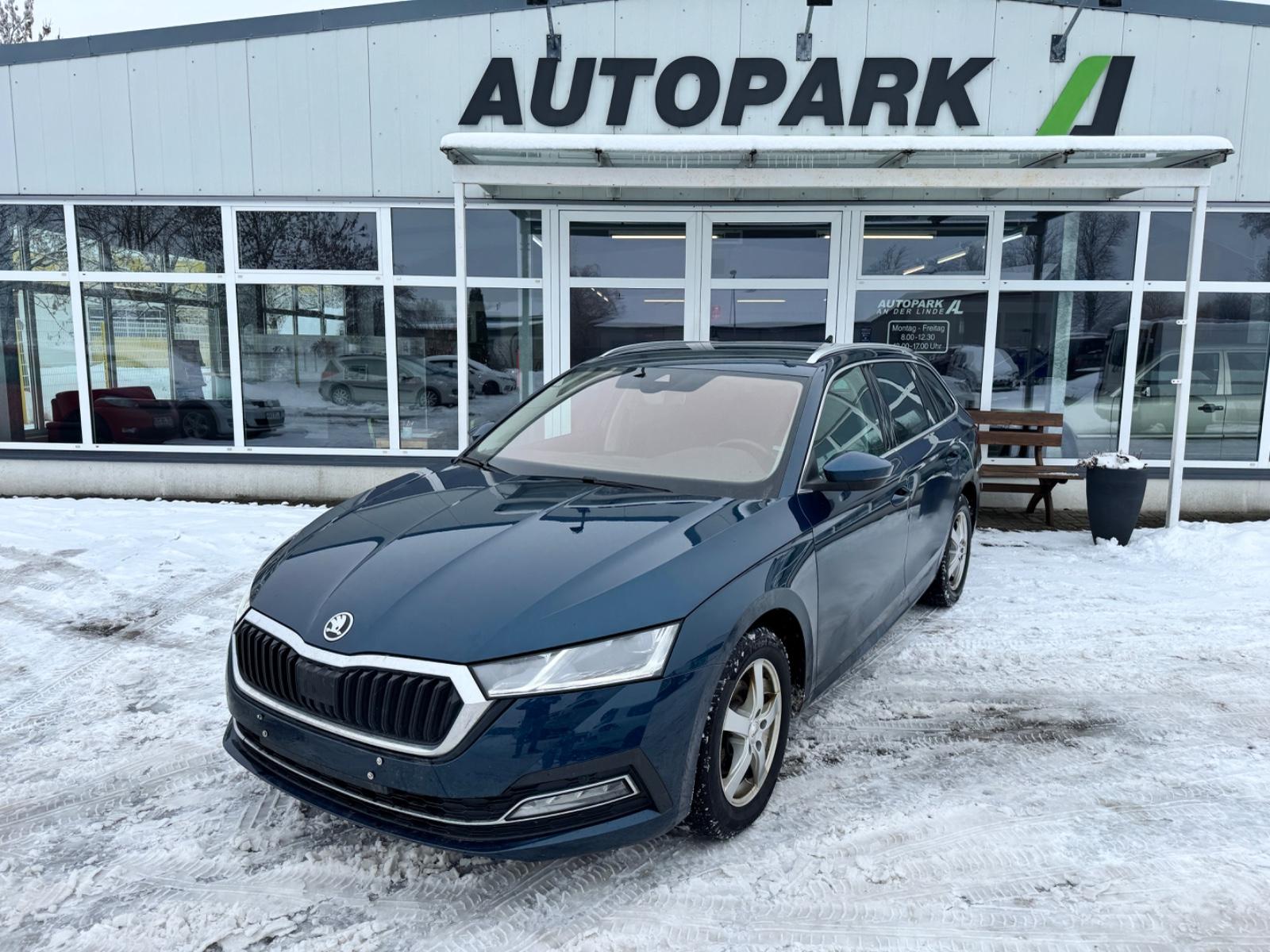 Skoda Octavia Combi 2.0 TDI DSG Style AHK LED Navi PDC