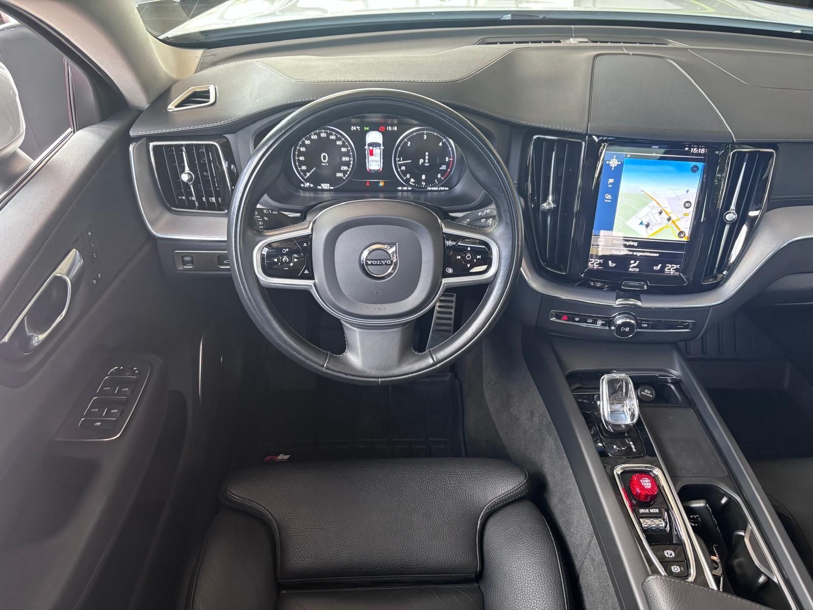 Fahrzeugabbildung Volvo XC60 Inscription AWD AHK LED NAVI LEDER Pano