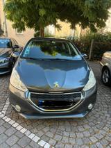 Peugeot 208 / BJ. 2014 - Peugeot 208 in Augsburg