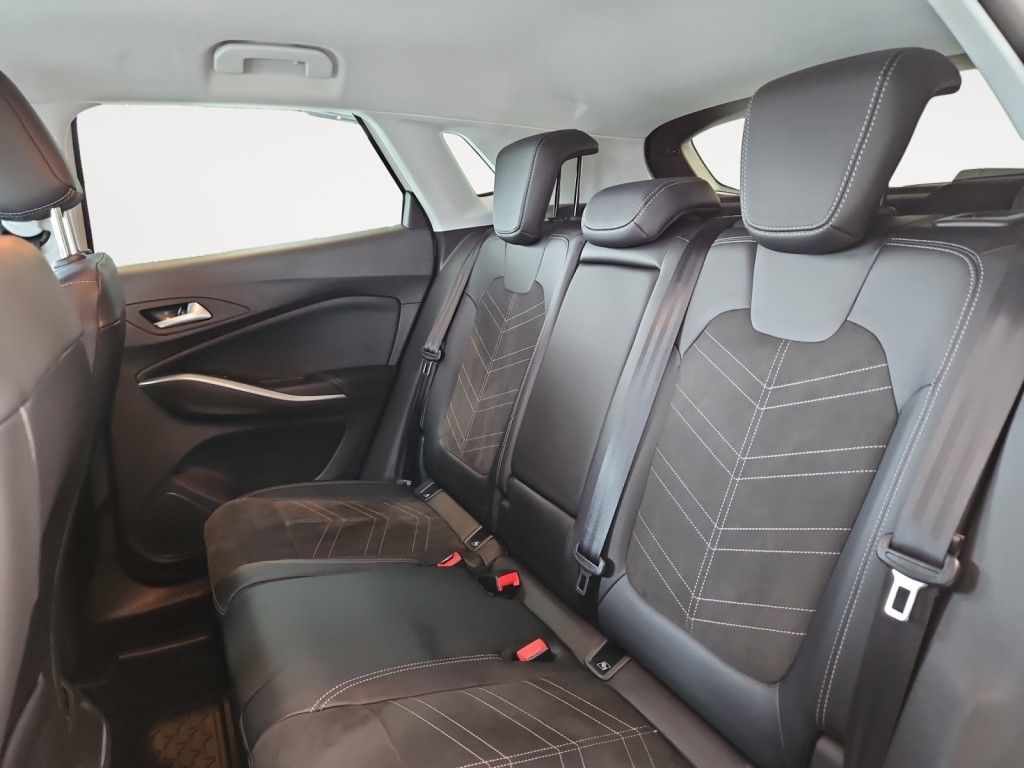 Fahrzeugabbildung Opel Grandland 1.2 Automatik GS Sitzheiz. LED-Matrix