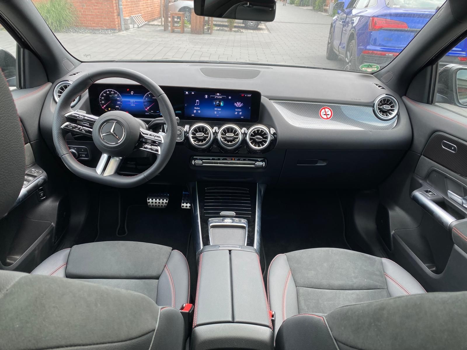 Fahrzeugabbildung Mercedes-Benz GLA 200 AMG/Pano/DIS/360/AHK/M-BEAM/