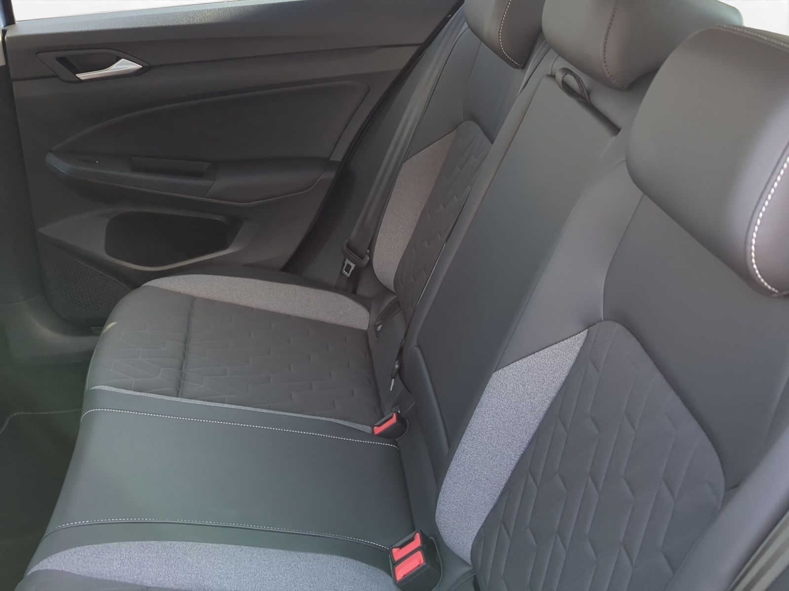Volkswagen Golf VIII 2.0 TDI Goal AHK LED DSG foto 4