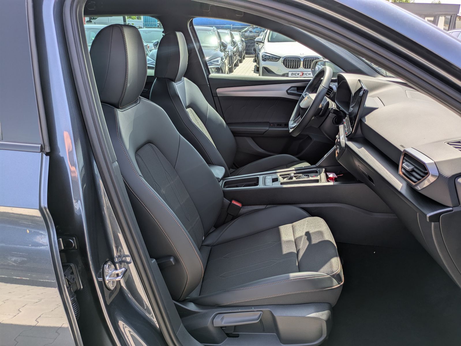 Fahrzeugabbildung CUPRA Leon 1.5 eTSI DSG MATRIX-LED*ACC*APP*KAMERA*18"