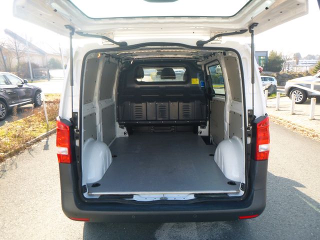 Fahrzeugabbildung Mercedes-Benz Vito Kasten 114 CDI >Klima /NAVI/3-Sitze