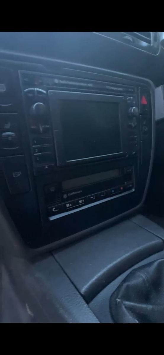Volkswagen Passat 2004 — interior