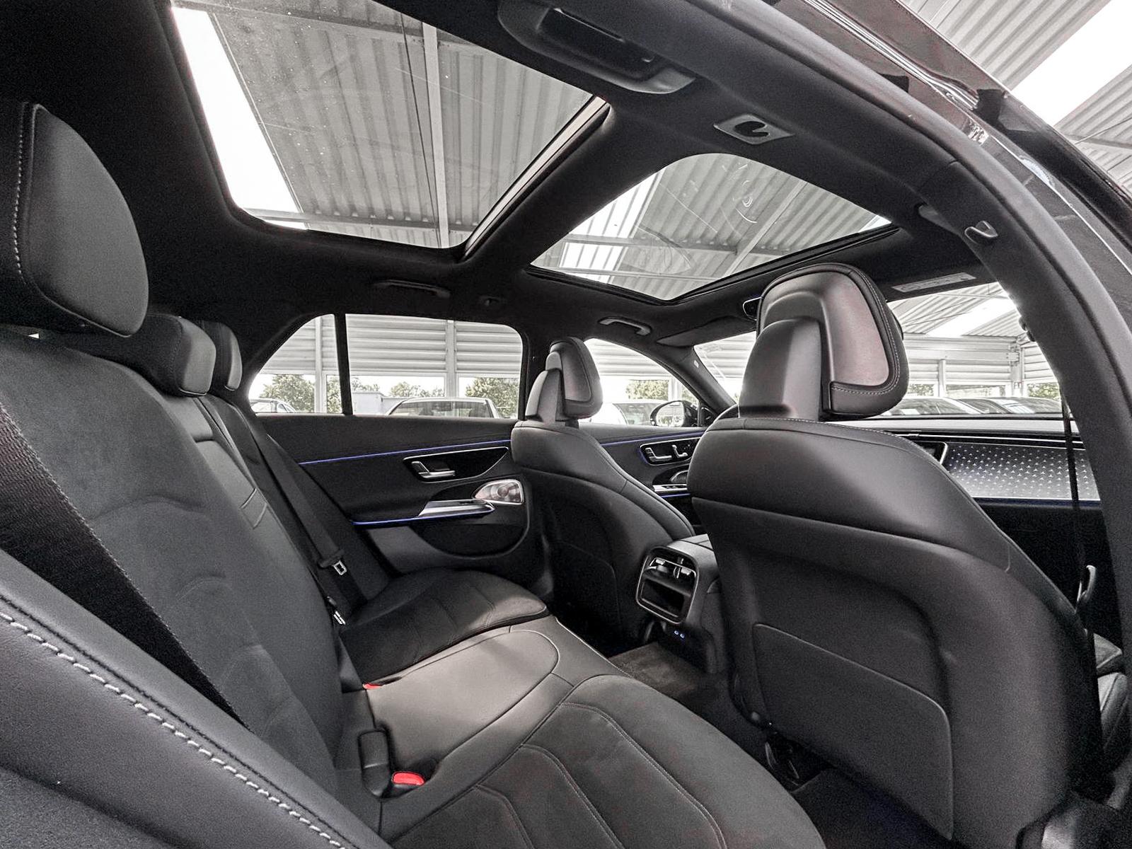 Mercedes-Benz E 220 d T AMG MBUX+360°+DIG-LED+Pano+AHK+Distron