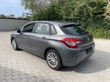 Citroën C4 VTi Attraction  - Citroën C4: Attraction