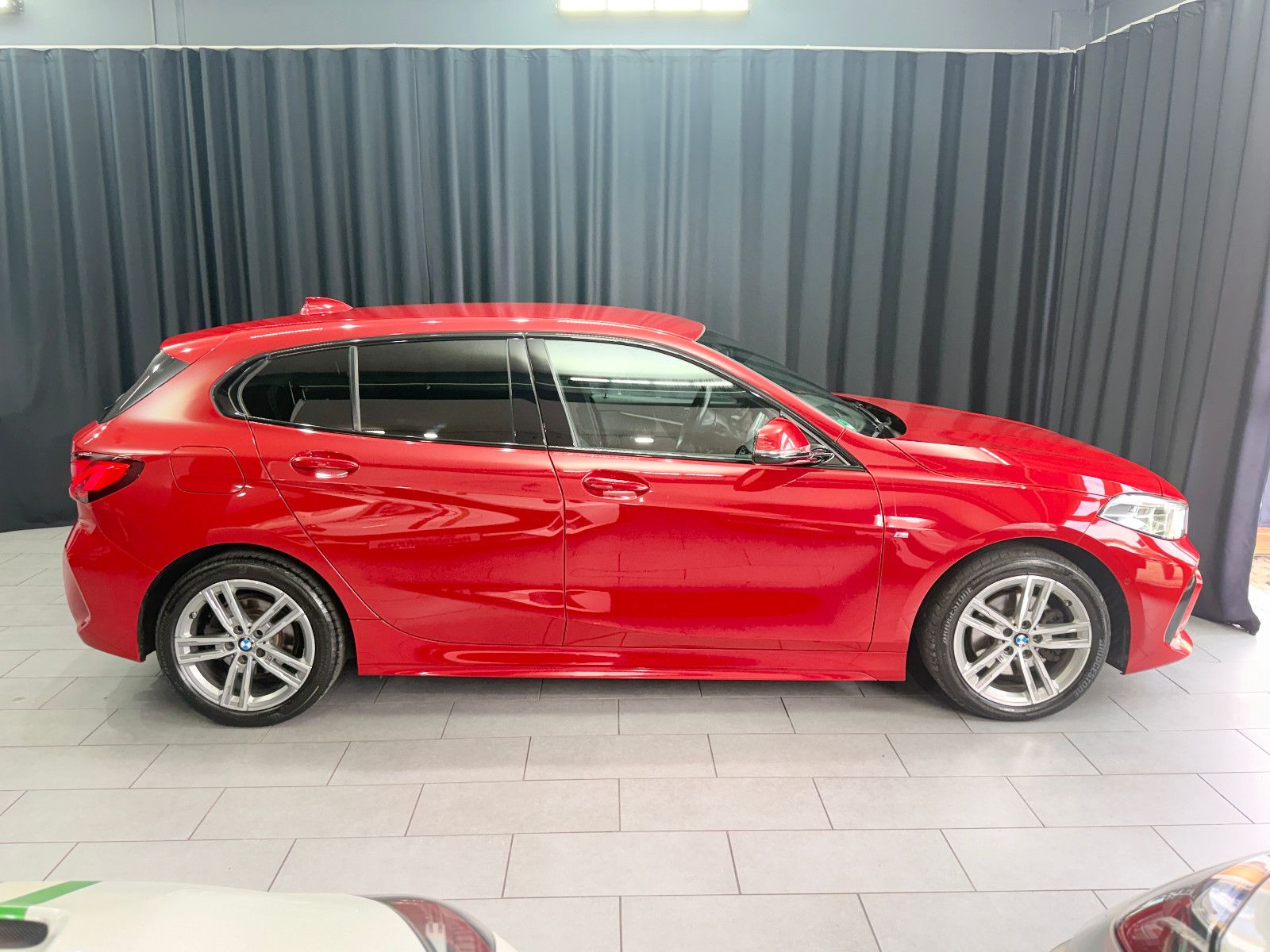 Fahrzeugabbildung BMW 118 d M Sport|HIFI|RF-CAM|DIG-TACHO|NAVI