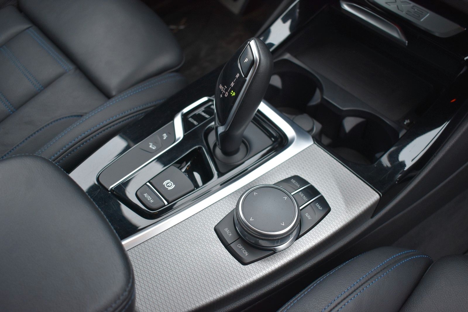 Fahrzeugabbildung BMW X3 xDrive 30 d M Sport AHK LED Standheizung H&K