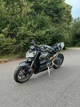 Ducati Streetfighter V2 - kein Vorführer, viel Zubehör - DUCATI ST2