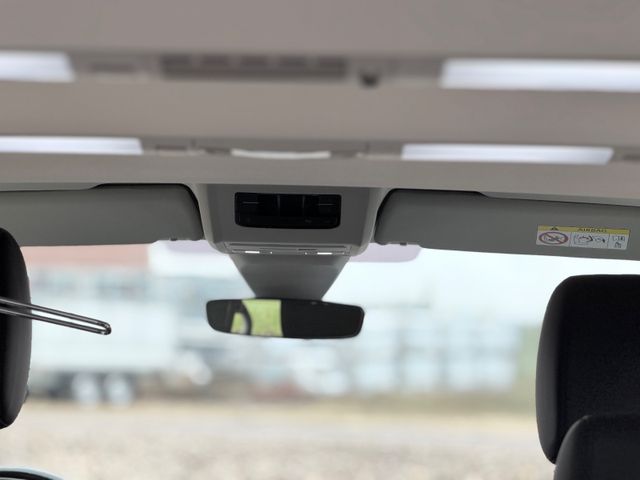 Volkswagen T6.1/MULTI/DSG/4MOTION/2xEL.SCHTÜ/AHK/ACC/1.HAN