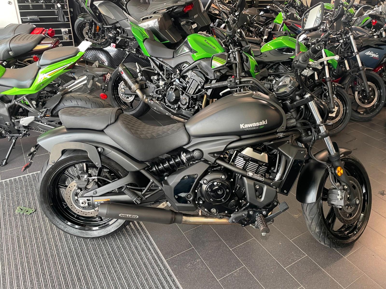Kawasaki Vulcan S mit Miller Anlage u. Zubehör