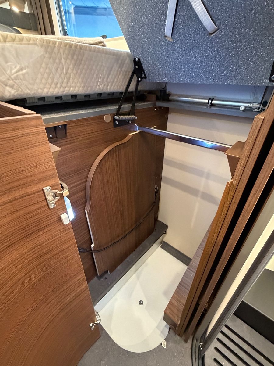 Fahrzeugabbildung Carthago chic c-line 4.9 LE MJ26 Cortina