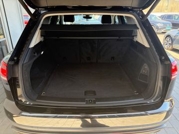Volkswagen Touareg - 8