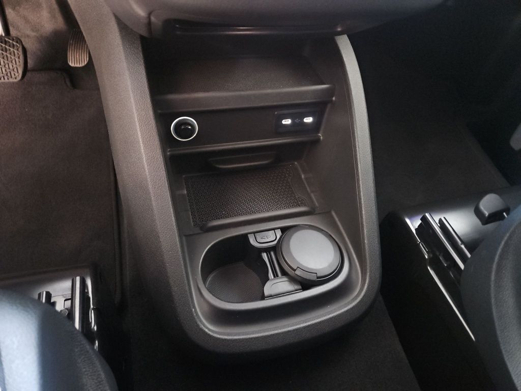 Fahrzeugabbildung Mercedes-Benz EQV 300 lang 8 Sitze LED 2xST 360° Ambientebel.