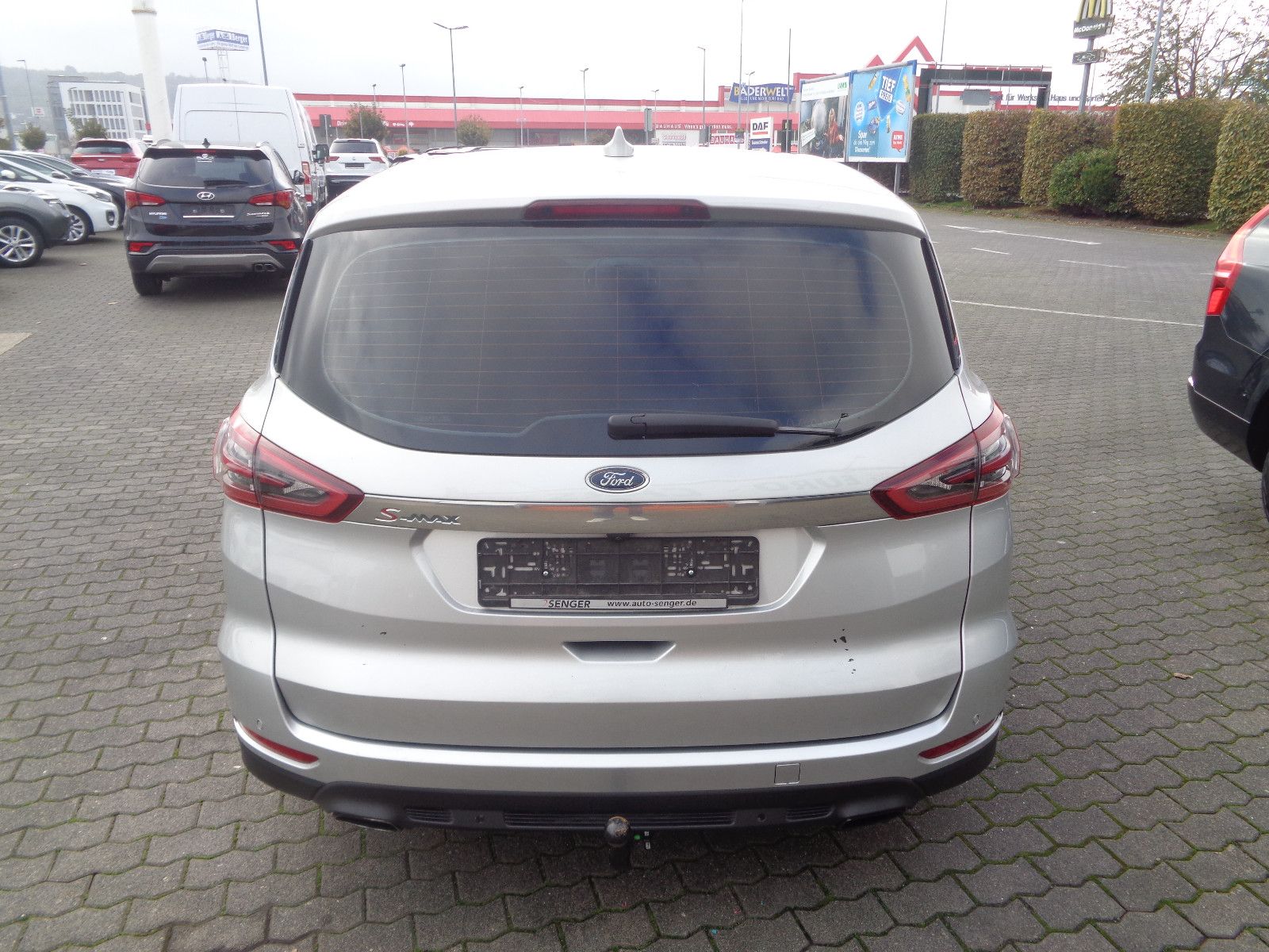 Fahrzeugabbildung Ford S-MAX / NAVI/KLIMA/AHK/KAMERA/1. HAND