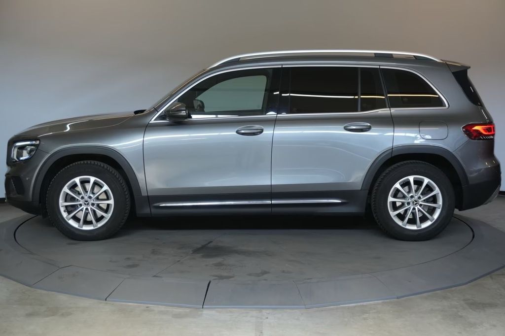 Image of Mercedes-Benz GLB 200