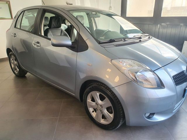 Toyota Yaris 1.3 5 porte Navi