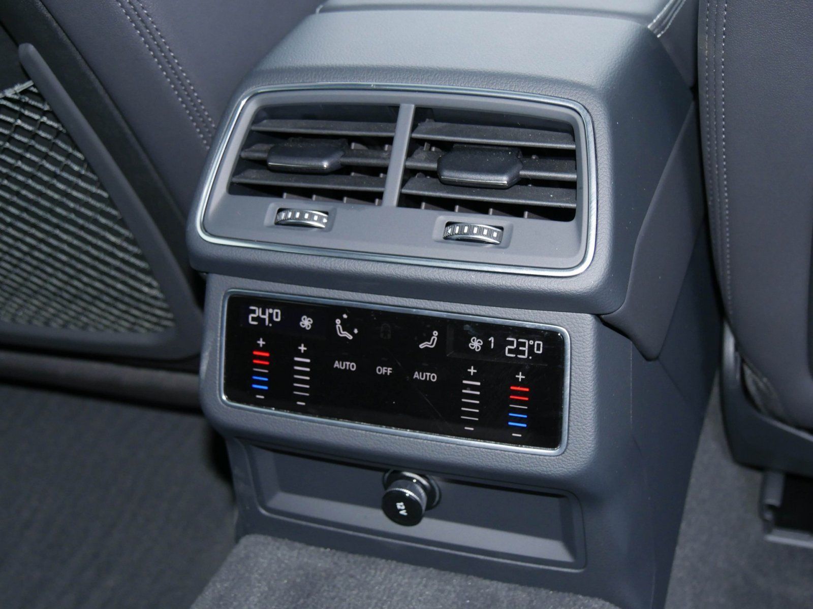 Audi A6 Avant 40 TDI S line PANORAMA KAMERA LED foto 13
