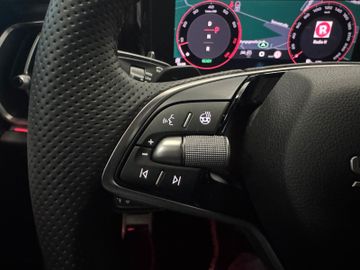 Fahrzeugbestand 17 Skoda Kodiaq 1.5 TSI Sportline 7-Sitze AHK Matrix