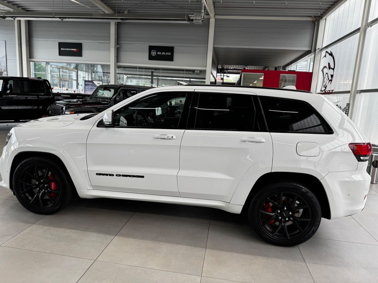Fahrzeugabbildung Jeep Grand Cherokee 6.4 V8 HEMI SRT   "LPG-Gasanlage"