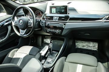 Fahrzeugabbildung BMW X1 sDrive18d Sport Line Aut HEADUP PANORAMA KEYL