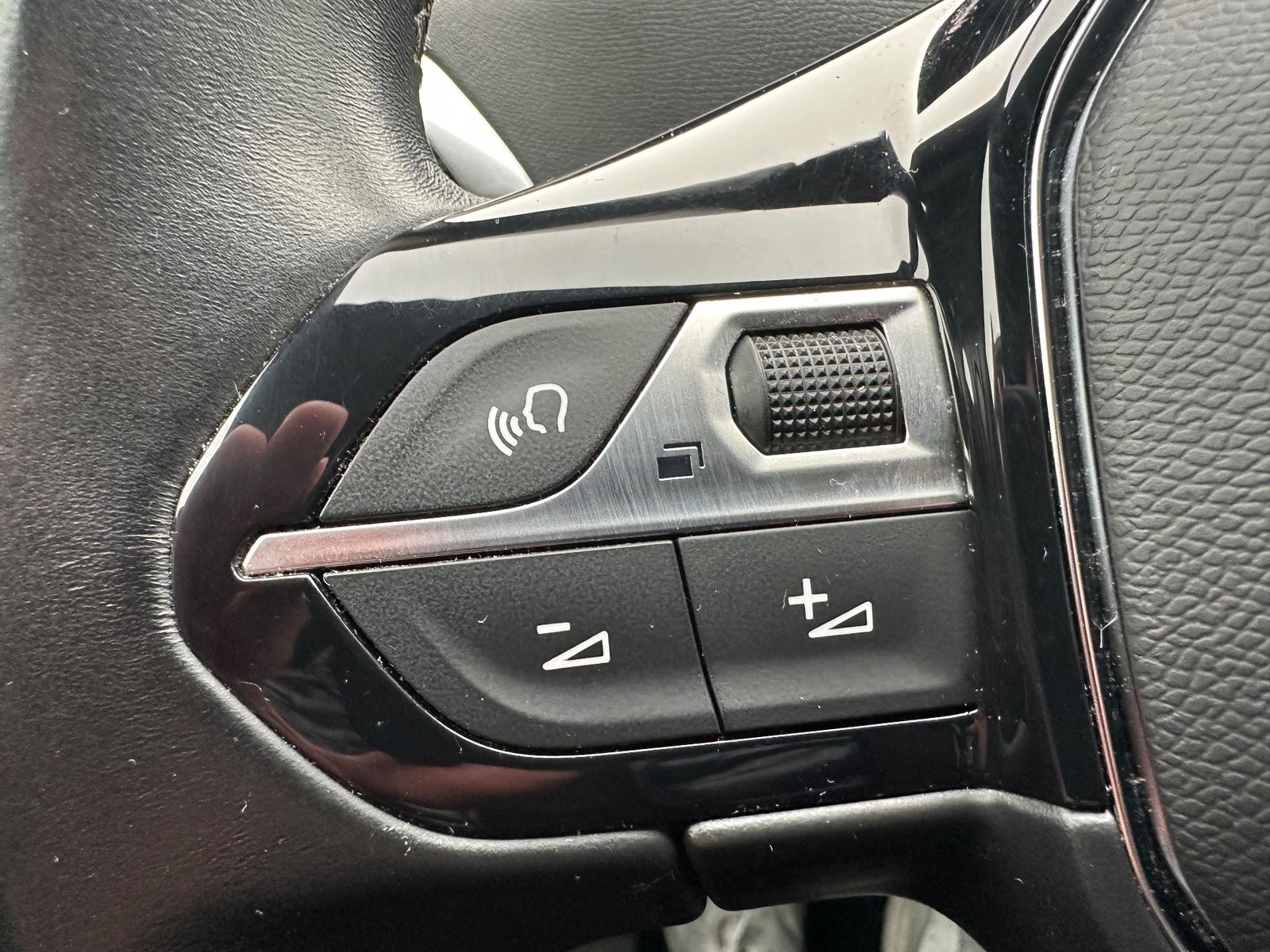 Peugeot 3008 PureTech 130 Allure Pack NAV+LED+KAM