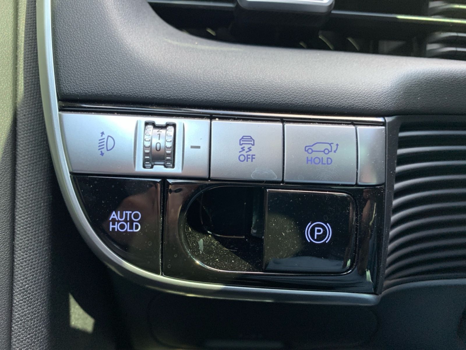 Fahrzeugabbildung Hyundai IONIQ 5 Uniq 77,4 kWh 4WD Assi 20Zoll Pano