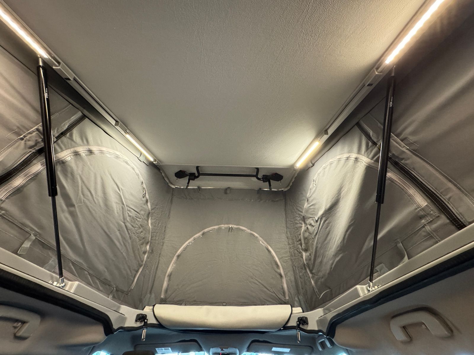 Fahrzeugabbildung Toyota DETHLEFFS CROSSCAMP FLEX 7-SITZER AUFSTELLDACH