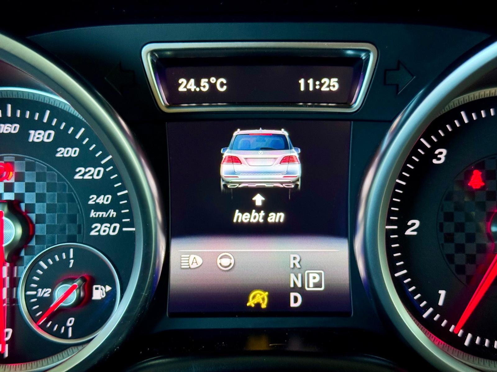 Mercedes-Benz GLE 350 d AMG Line Glasdach AHK Night Distronic