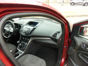 Ford Kuga - 12