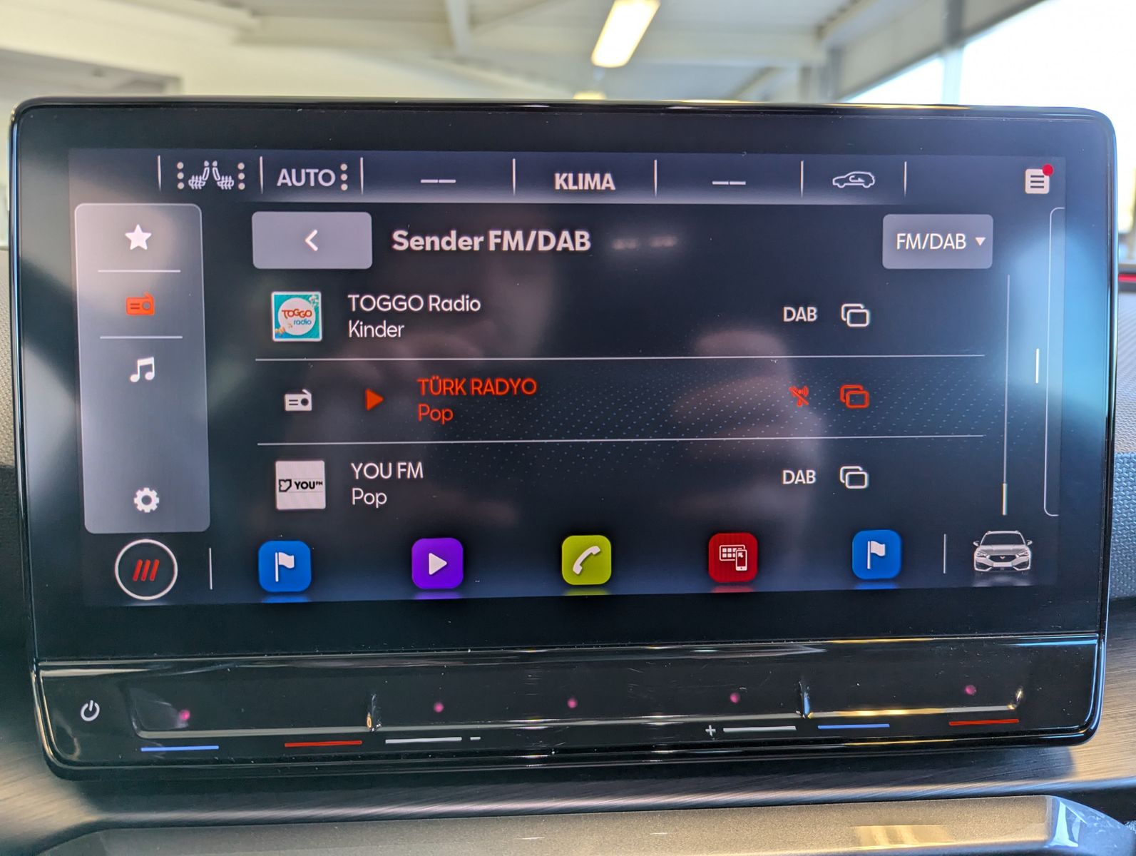 Fahrzeugabbildung CUPRA Leon 1.5eTSI DSG Matrix Cam Vision+ Full Link