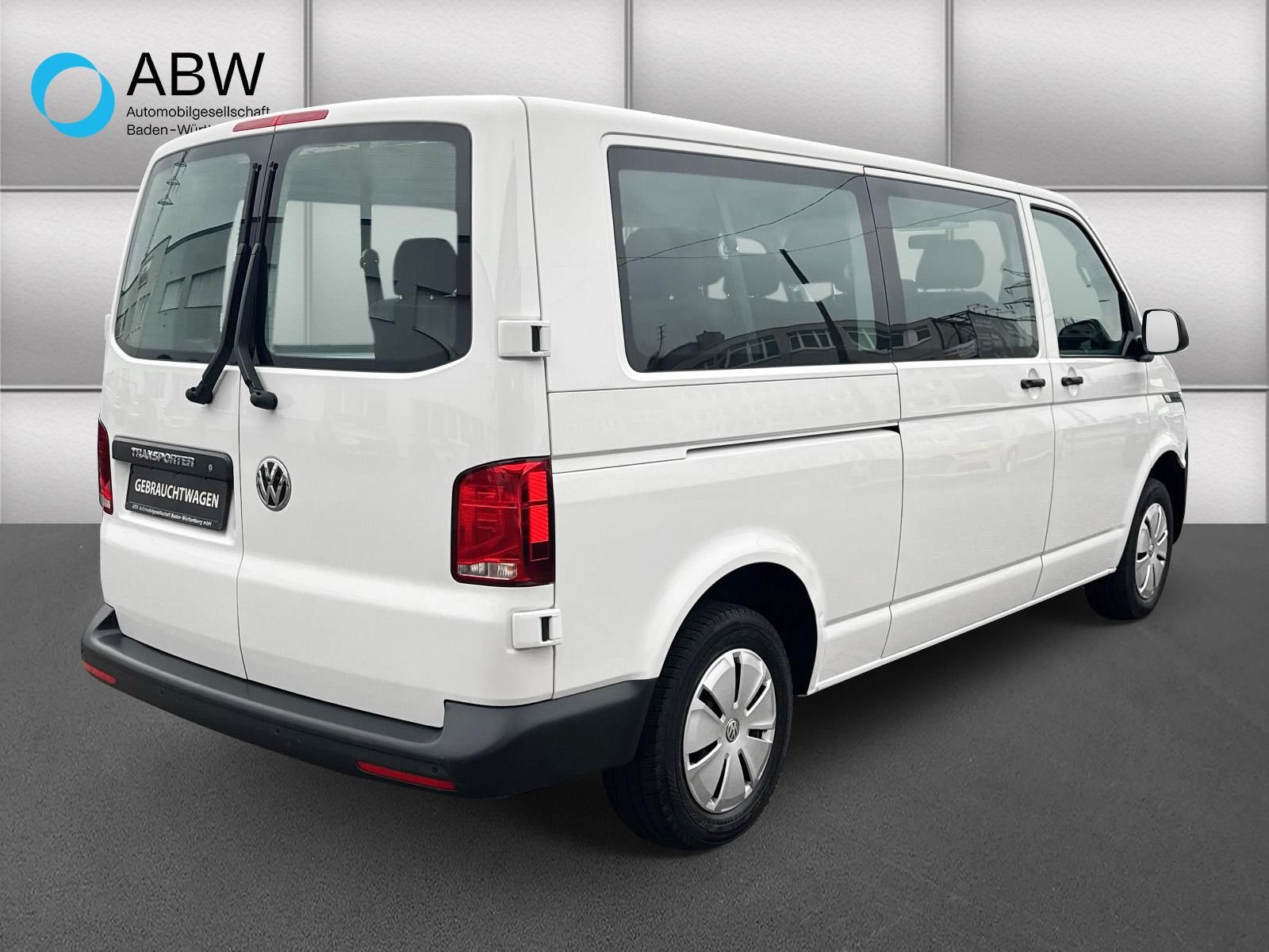 Fahrzeugabbildung Volkswagen T6.1 Transporter Kombi lang FWD 2.0 TDI 9-Sitzer