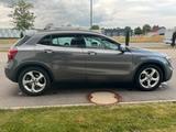 Mercedes-Benz GLA 180 Urban*LED*Teilleder*Komfort*Klima*Navi - Mercedes-Benz GLA 180: Automatik
