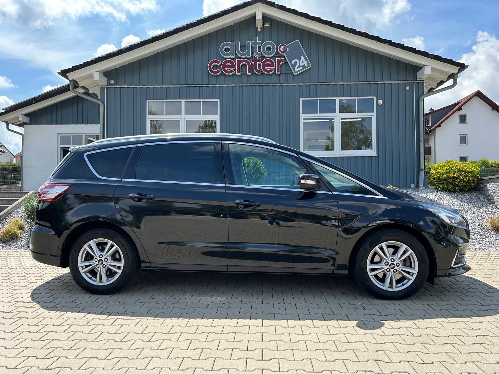 Fahrzeugabbildung Ford S-Max Titanium°7 Sitzer°Automatik°AHK°Kamera°Nav