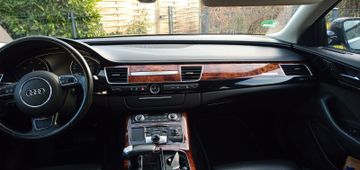 Audi A8 - 4