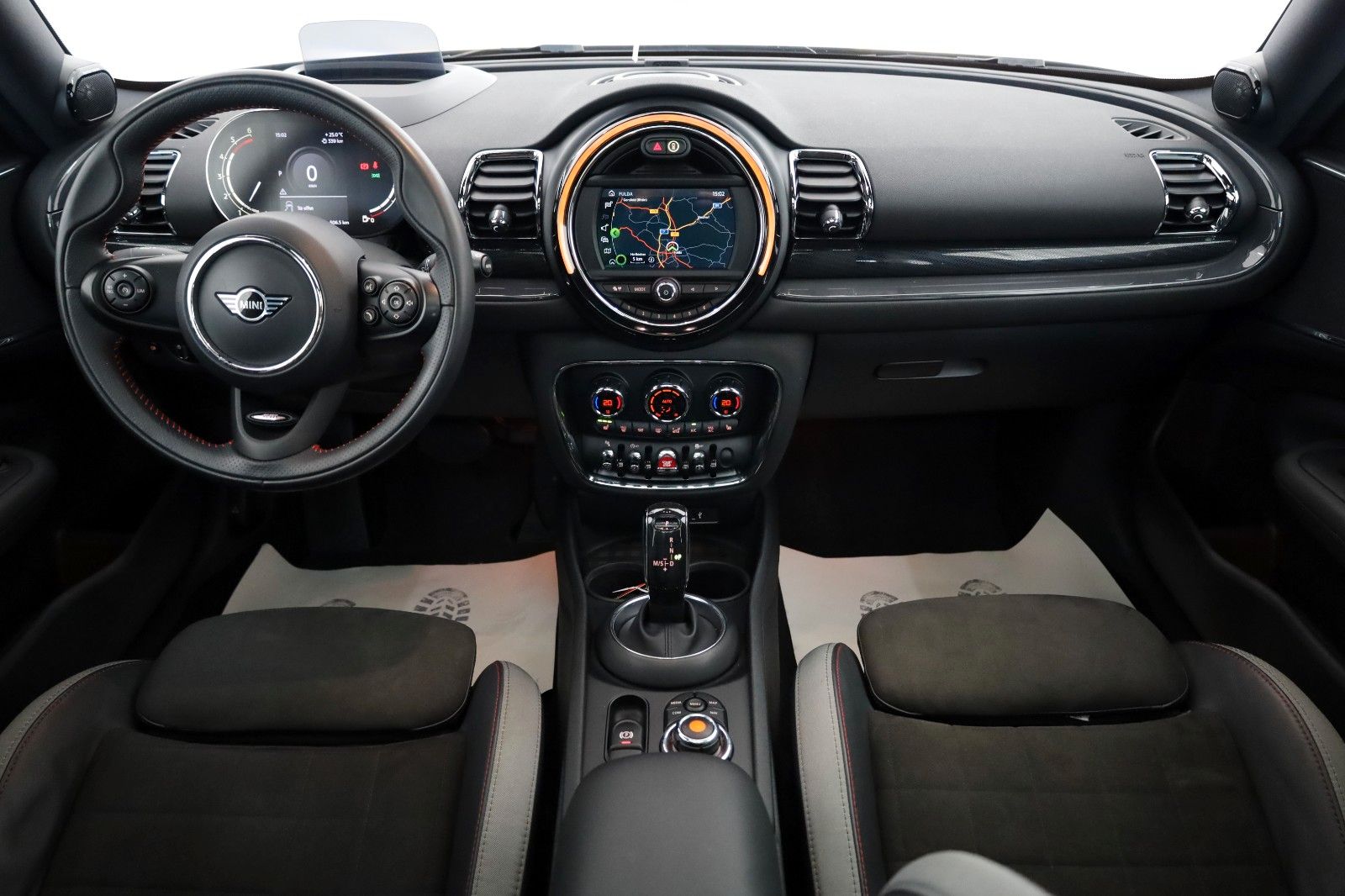 Fahrzeugabbildung MINI Clubman SD Cooper All4 Navi,LED,PanDach,Harman/K