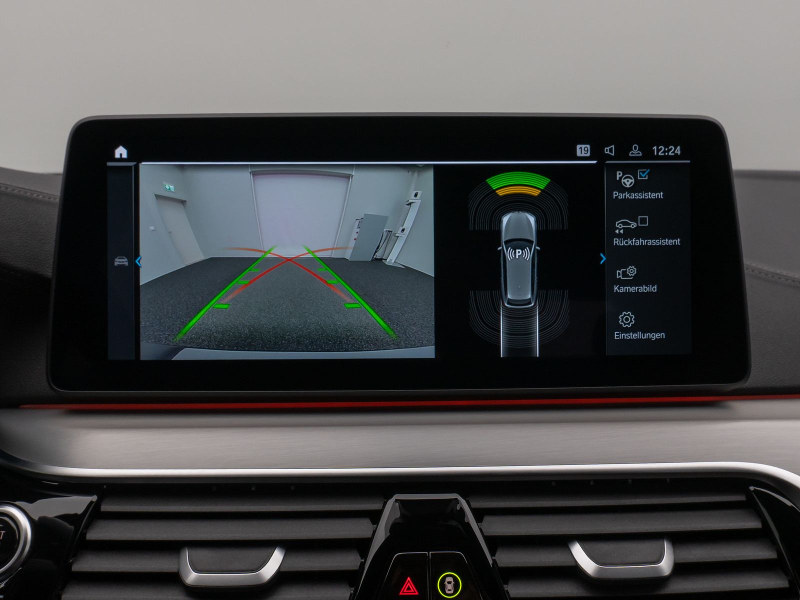 Fahrzeugabbildung BMW 530e LuxuryLine Kamera Laser HUD DAB H/K Komfort