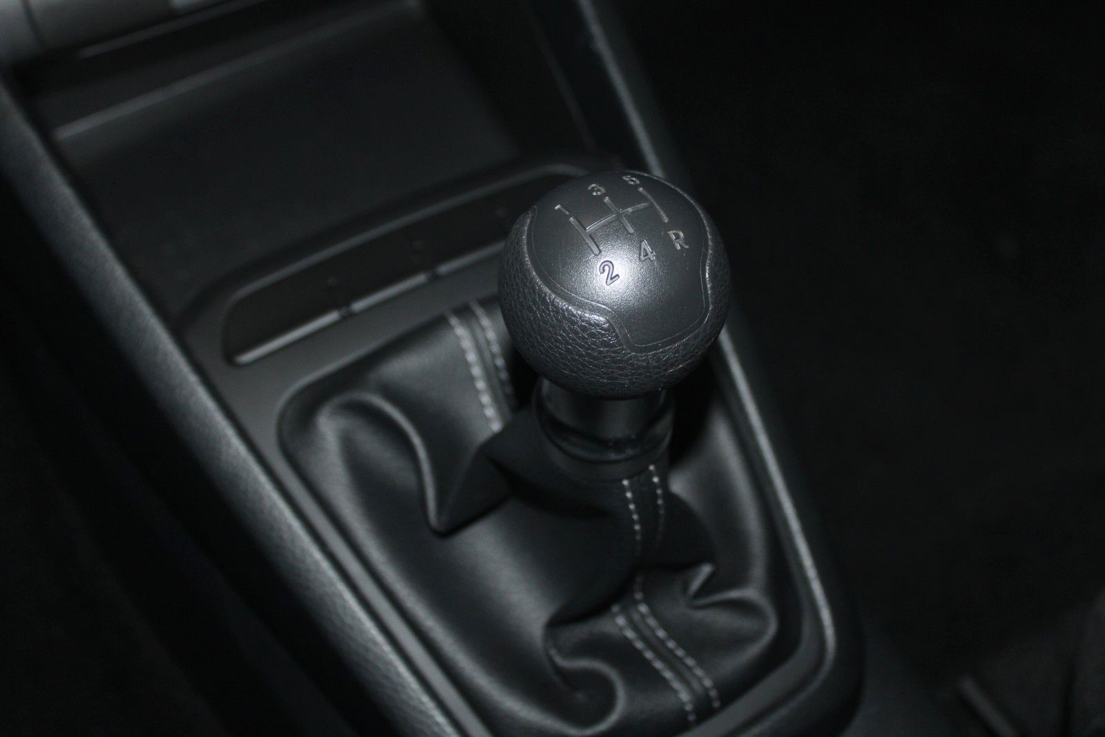 Fahrzeugabbildung Kia Stonic KLIMA NAVI Kamera PDC DAB usw. 1.Hand