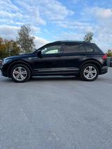 Volkswagen volksvagen Tiguan 2021 - Volkswagen Tiguan mit Diesel-Antrieb: Limousine, Automatik