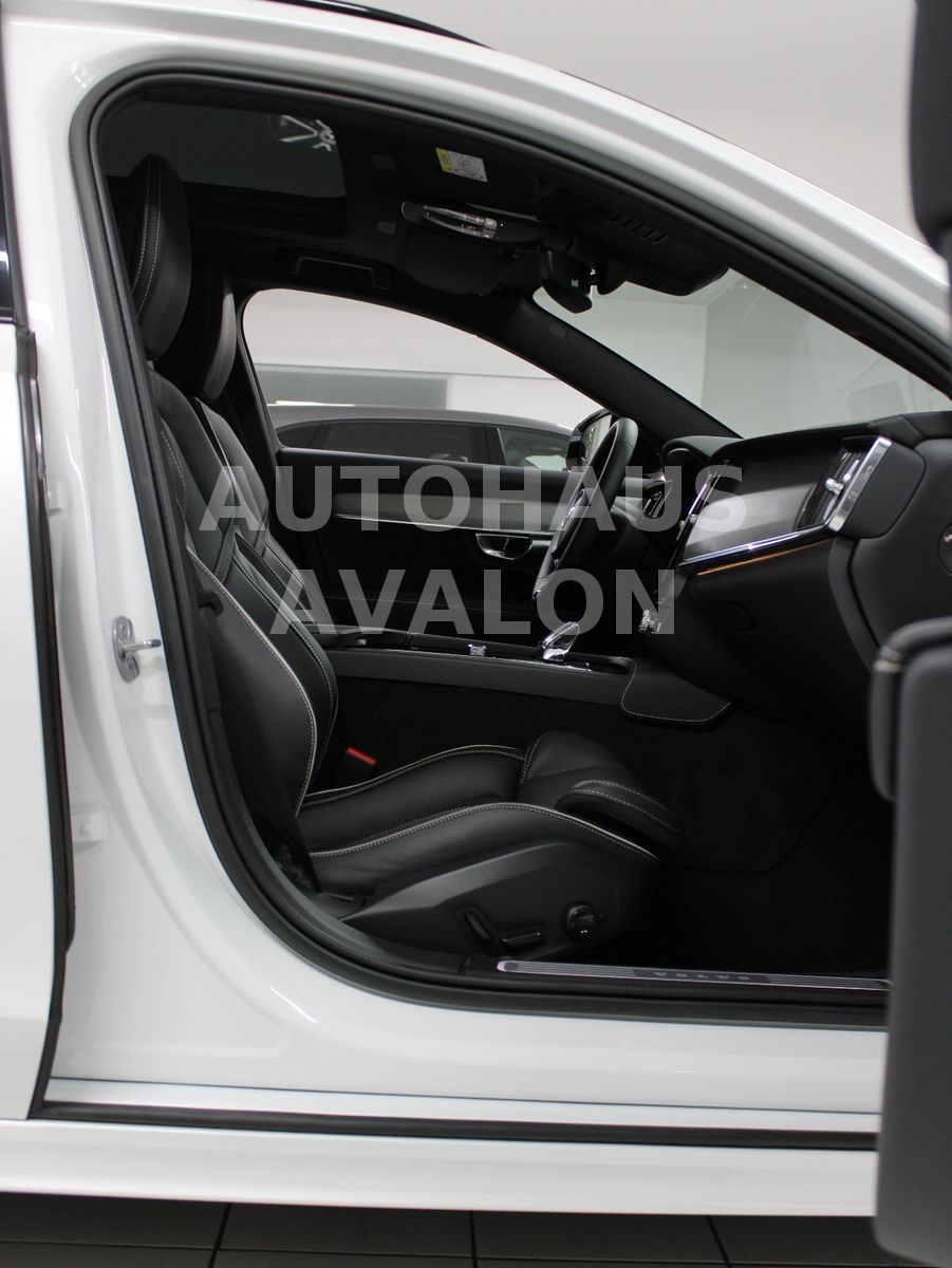 Volvo V90 AWD*Ultimate Dark*R-Design~B&W®~PANO~FOUR-C foto 22