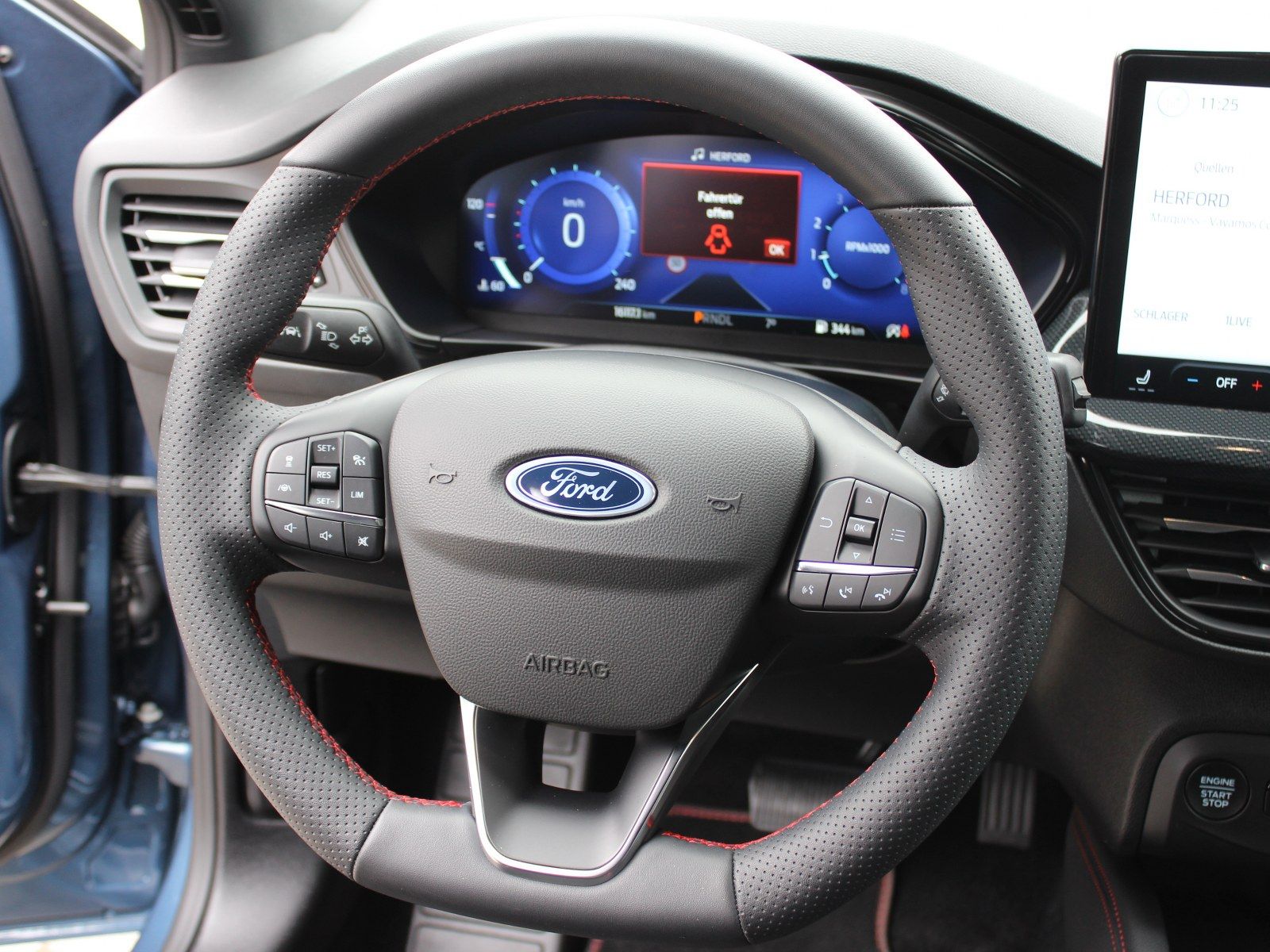 Fahrzeugabbildung Ford Focus ST-Line X 1,0 EcoBoost Mild Hybrid