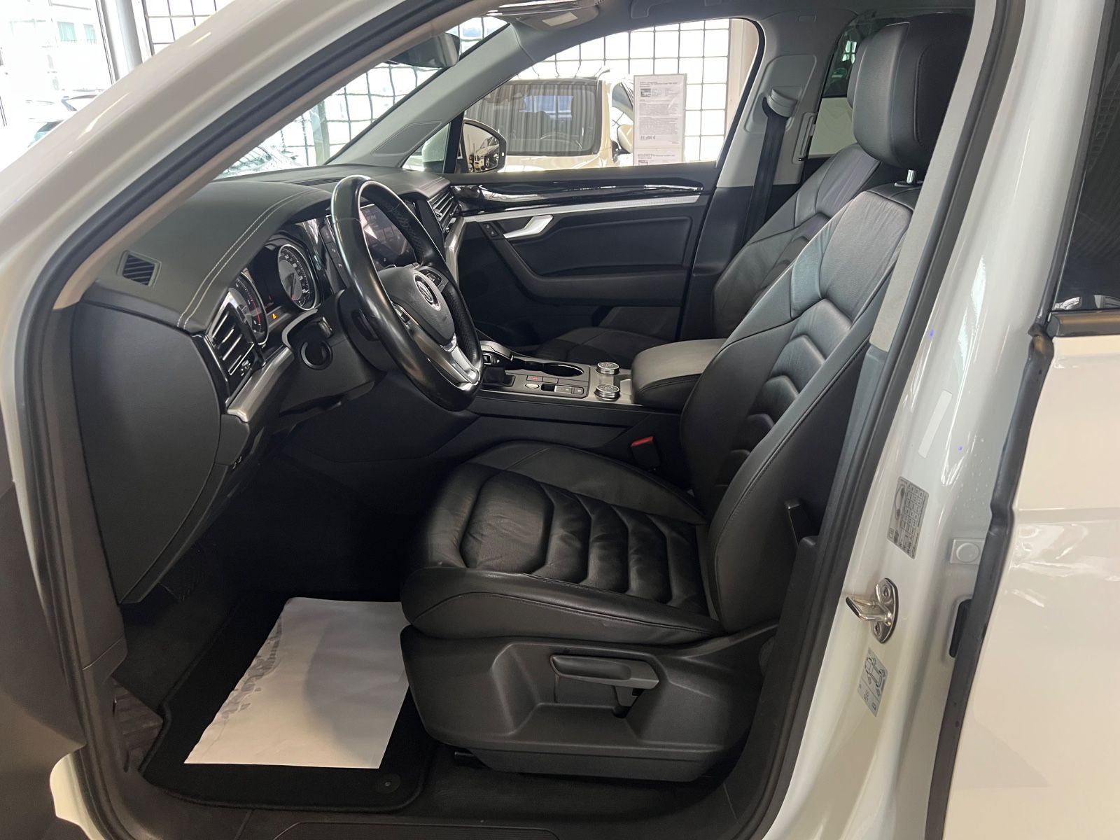 Fahrzeugabbildung Volkswagen Touareg 3.0 TDI 4Motion *LEDER*ACC*AHK*