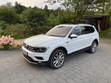 Volkswagen Tiguan Allspace 2.0TSI|Allrad|Pano|Standh|AHK - VW Tiguan Allspace Gebrauchtwagen in Hamburg