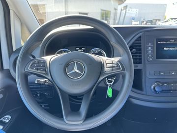 Mercedes eVito - 11