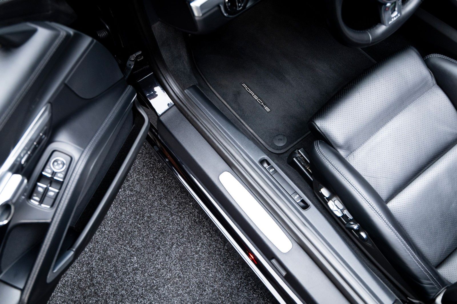 Fahrzeugabbildung Porsche Turbo Cabrio + 2. Hand + Scheckheft + Approved