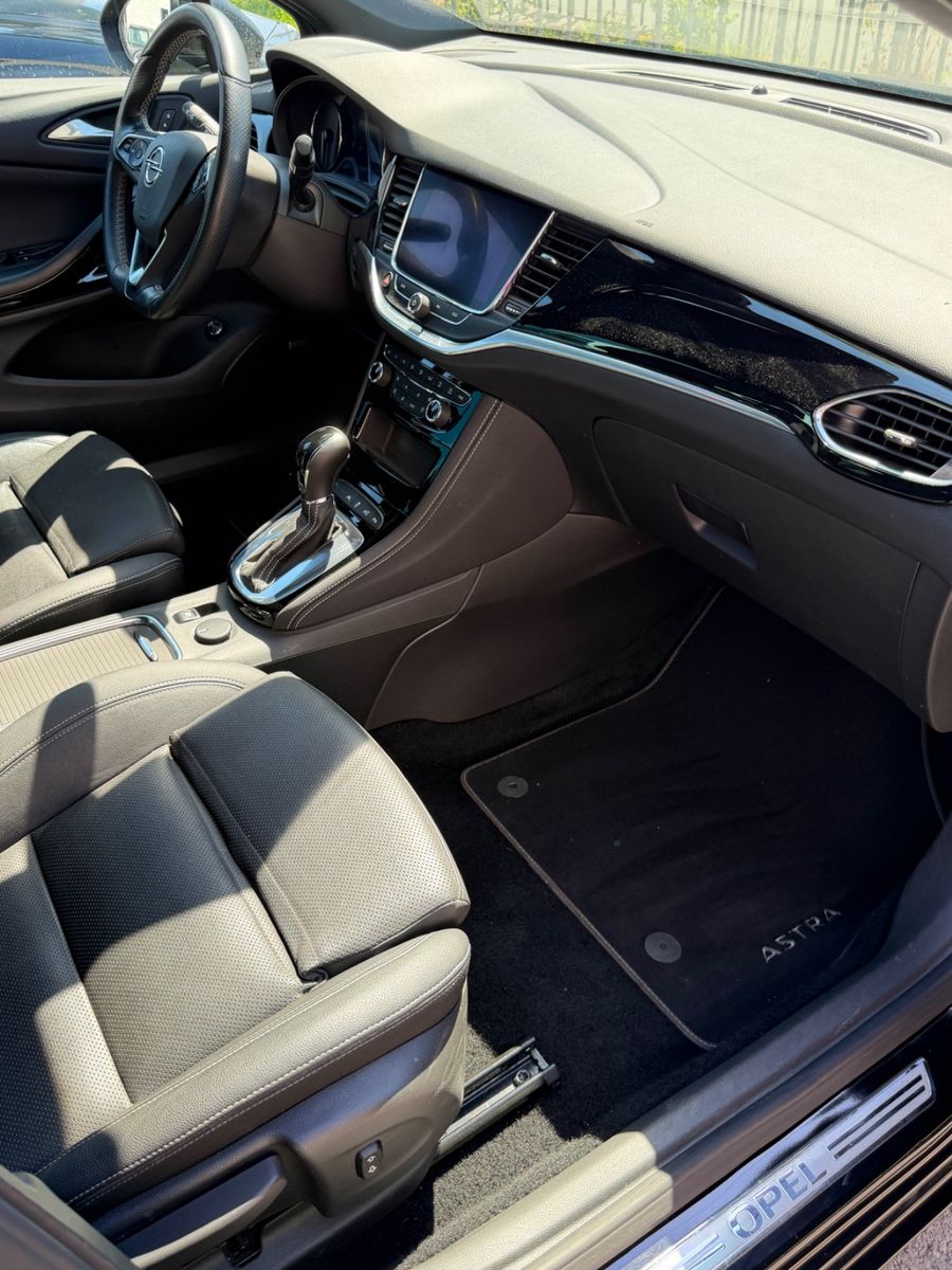Fahrzeugabbildung Opel Astra K Sports Tourer Ultimate Start/Stop